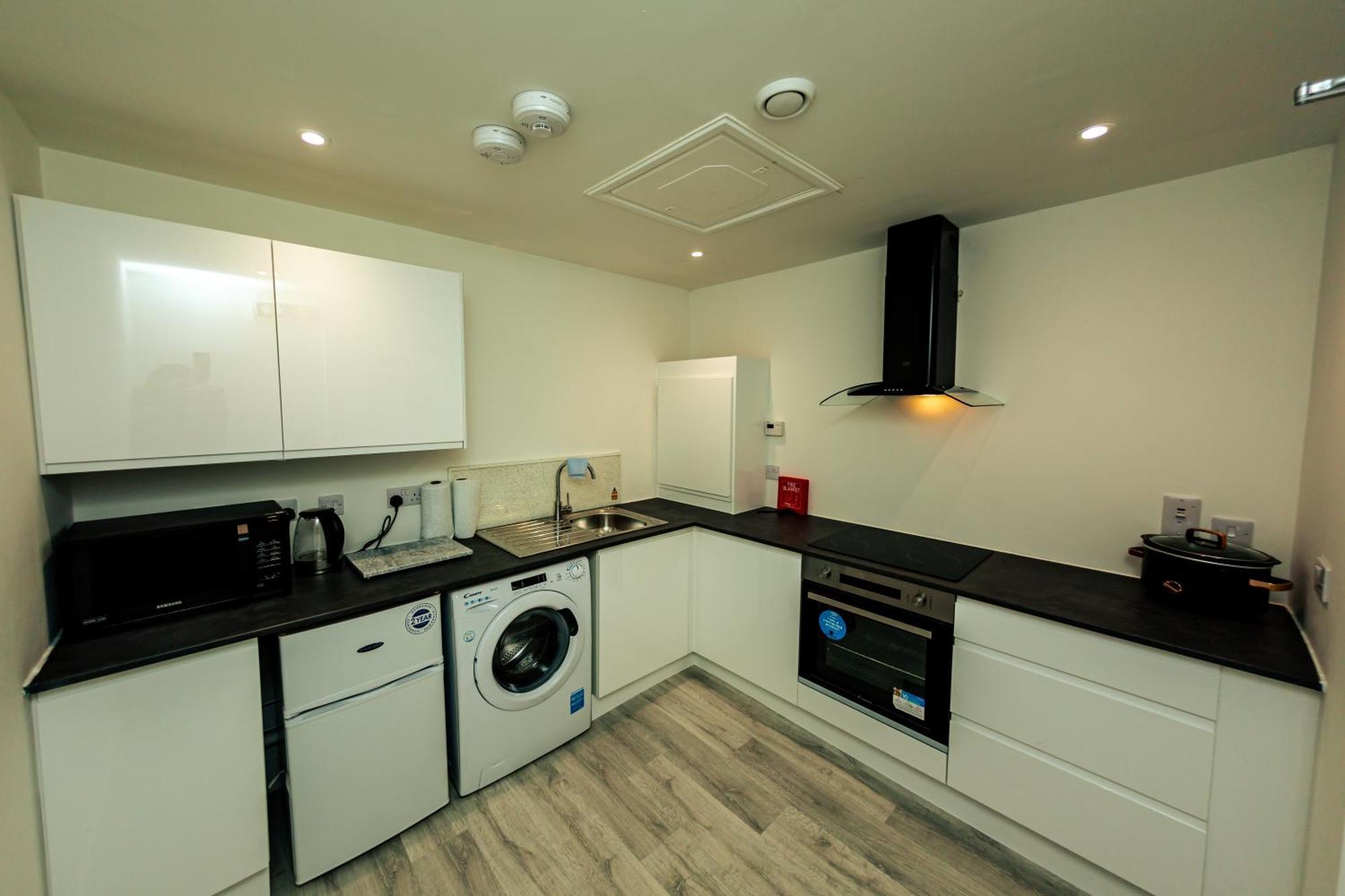 Cheerz Apartments 애버딘 외부 사진