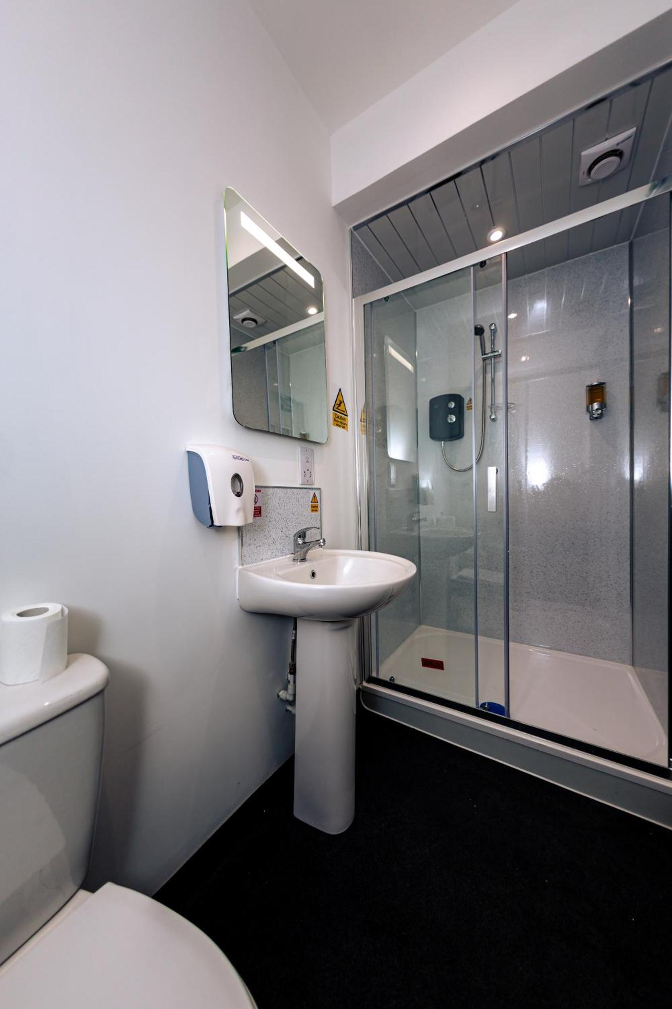Cheerz Apartments 애버딘 외부 사진